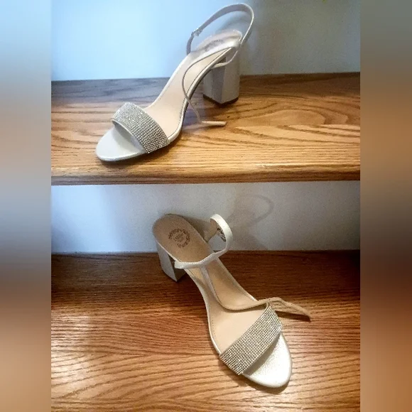 NEW I.Miller Silver Rhinestone Sandals Size 10 - Picture 5 of 8